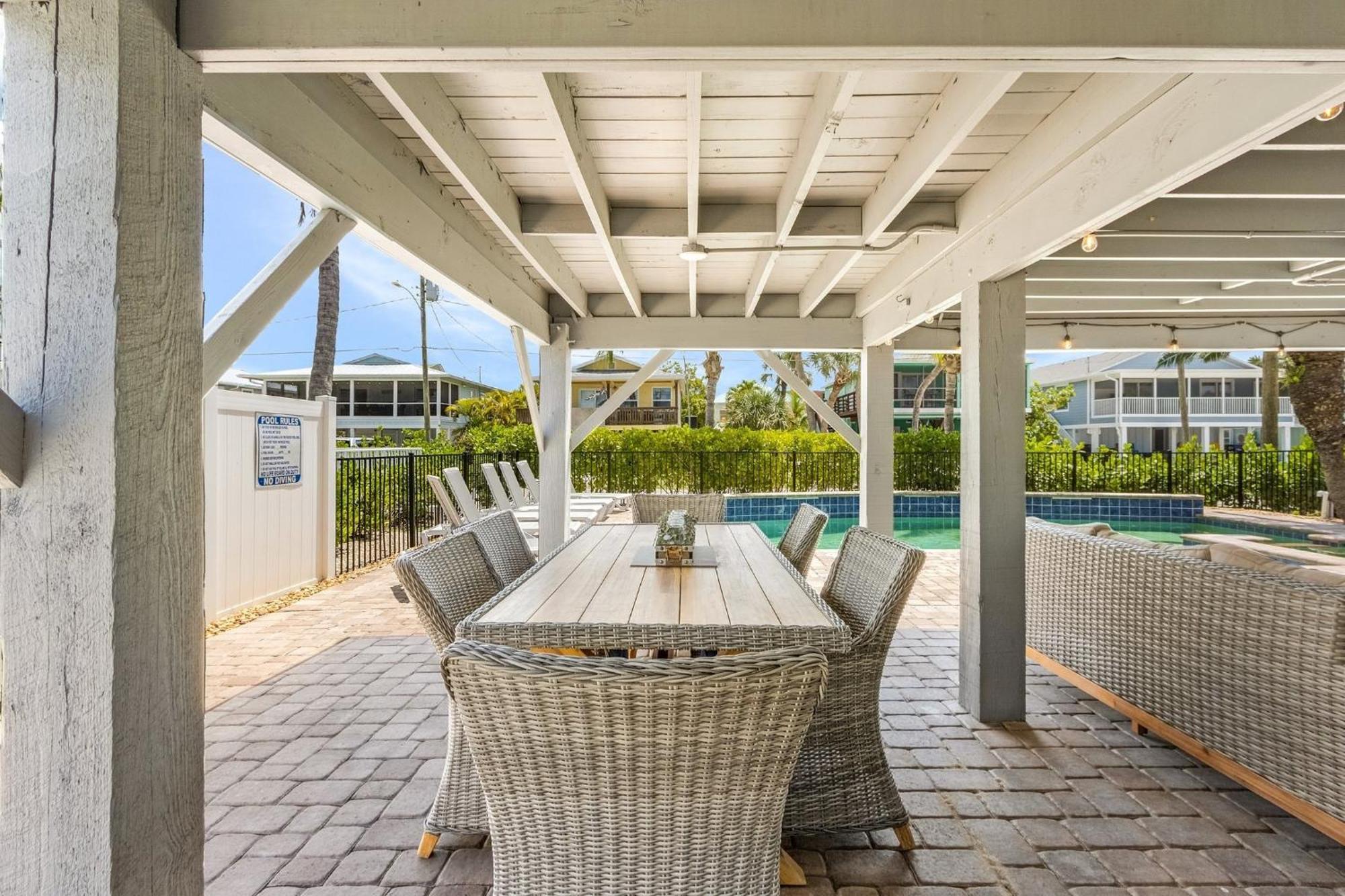 Shells N Sunshine: Beachside Getaway near Fort Myers Villa Fort Myers Beach Exterior photo